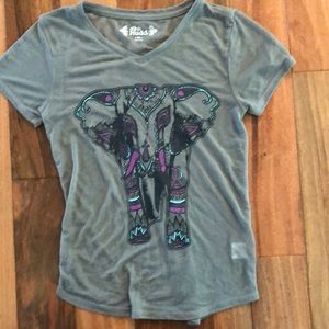 Gray shirt with elephant on it